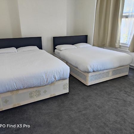 East London 2 Bedroom Apartment Buitenkant foto