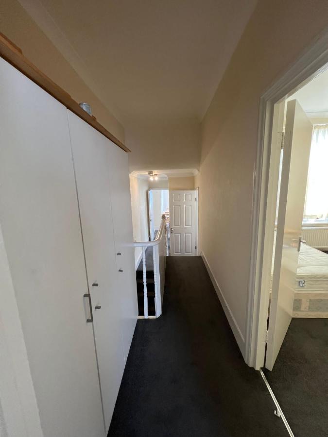 East London 2 Bedroom Apartment Buitenkant foto