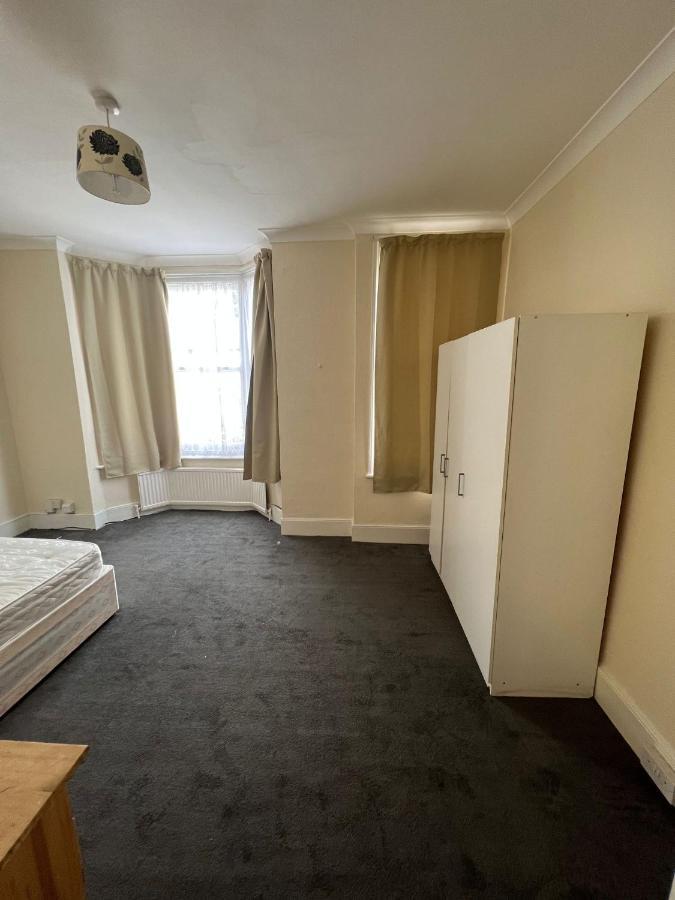 East London 2 Bedroom Apartment Buitenkant foto