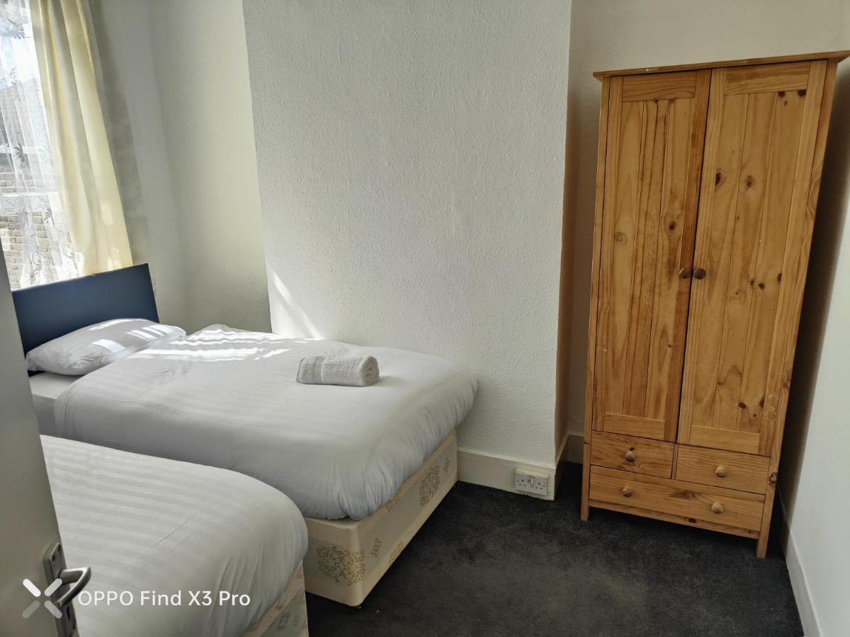 East London 2 Bedroom Apartment Buitenkant foto