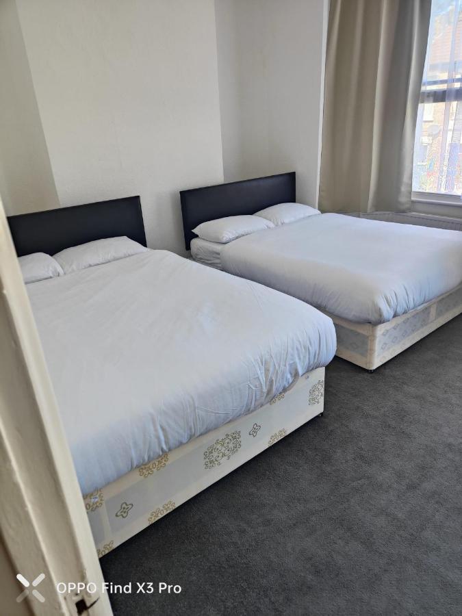 East London 2 Bedroom Apartment Buitenkant foto